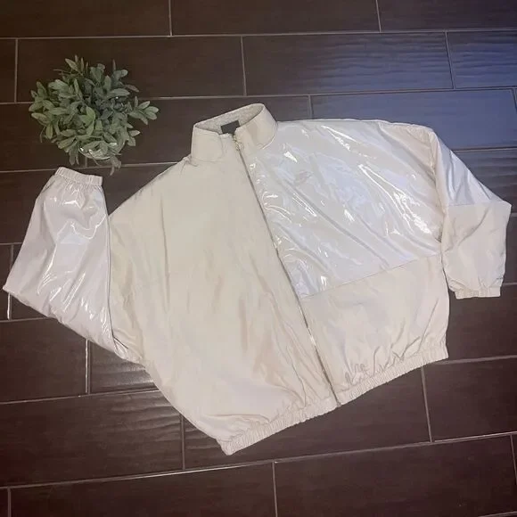 Nike Icon Clash Synthetic Fill Jacket Oatmeal sz medium - Picture 2 of 14